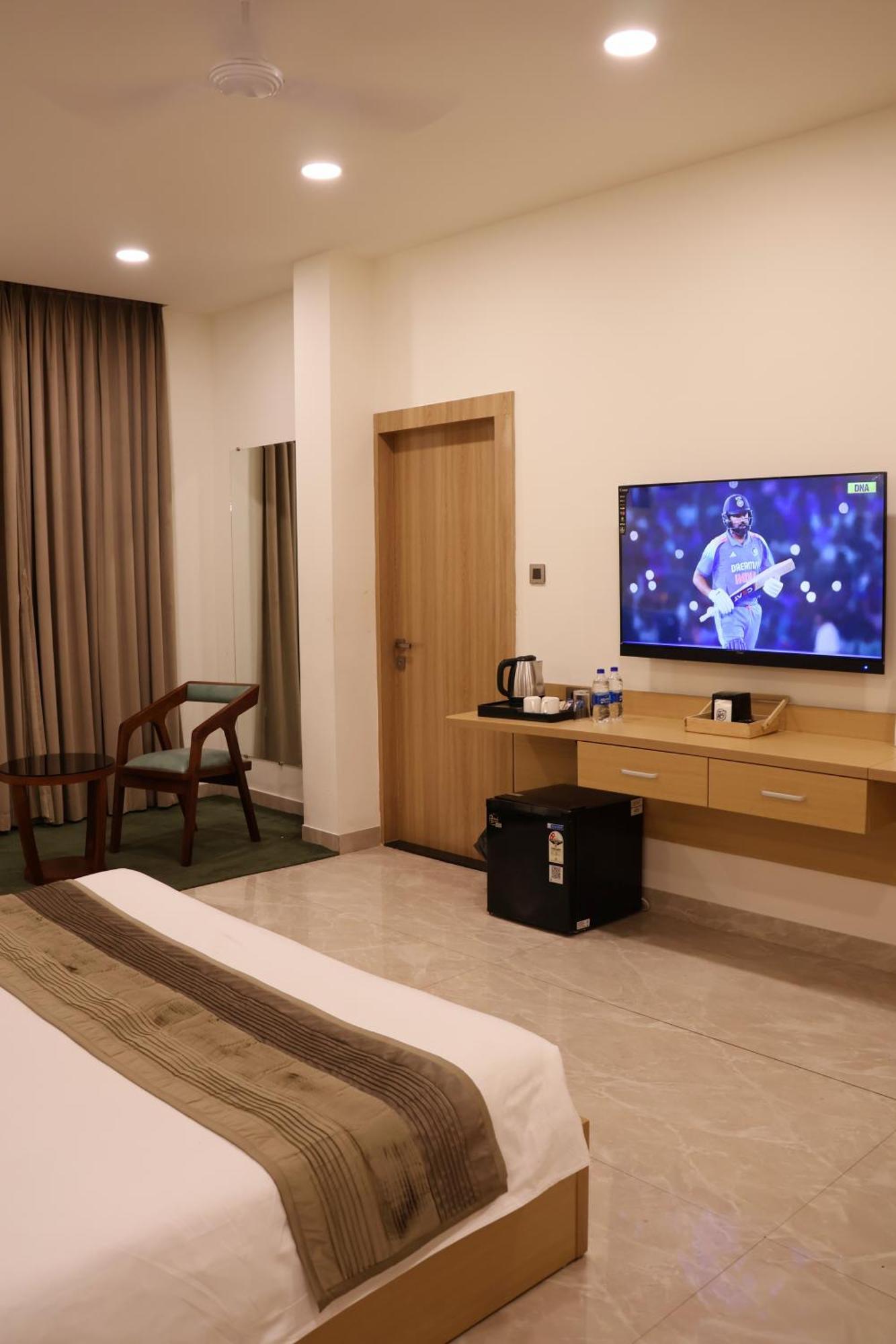 Labels Hotel ナーグプル エクステリア 写真