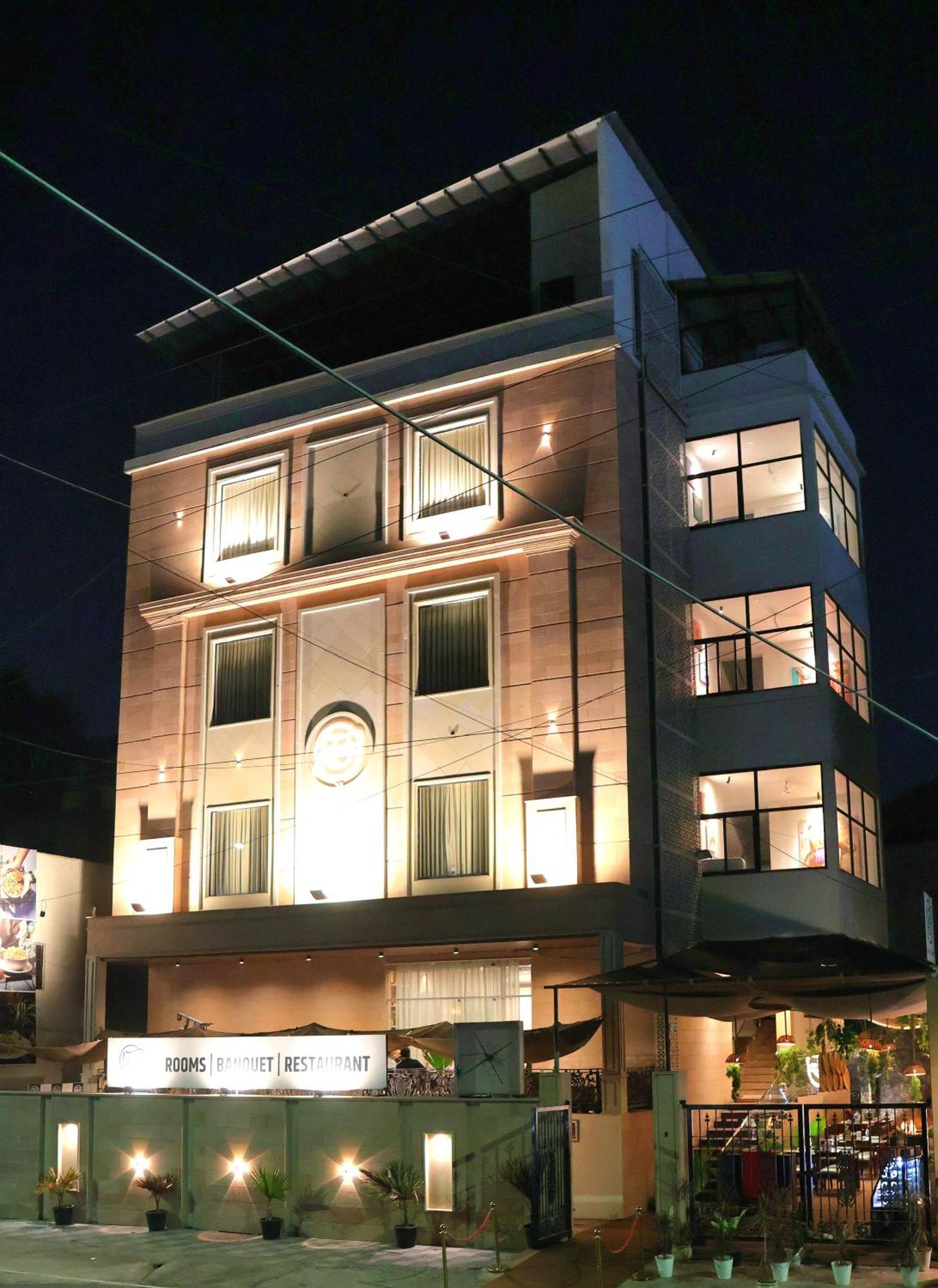 Labels Hotel ナーグプル エクステリア 写真